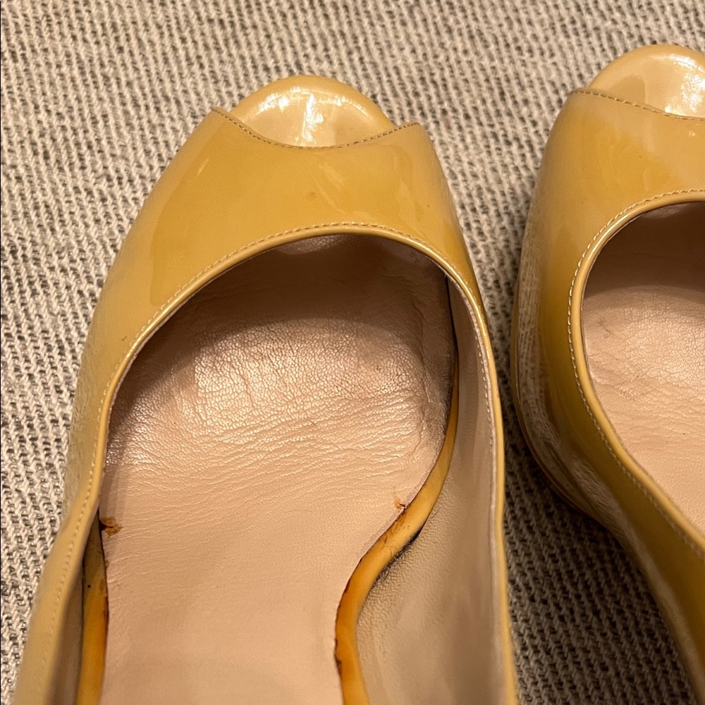 Cole Hann x Nike Air Yellow Patent Peep-Toe Platform Heels - Picture 9 of 16